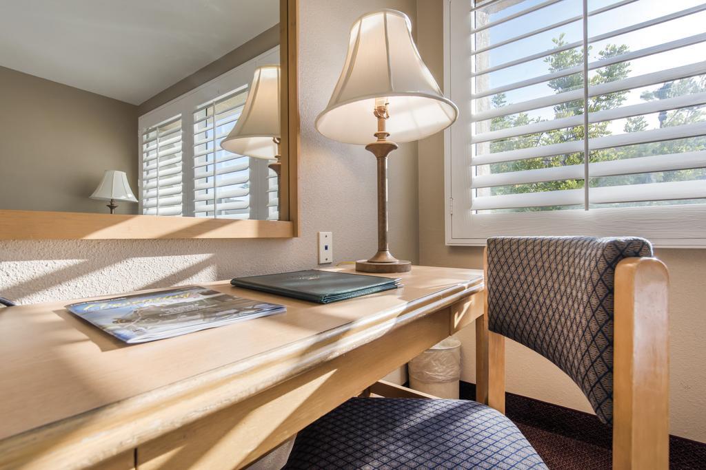 Grand Vista Hotel Simi Valley Εξωτερικό φωτογραφία
